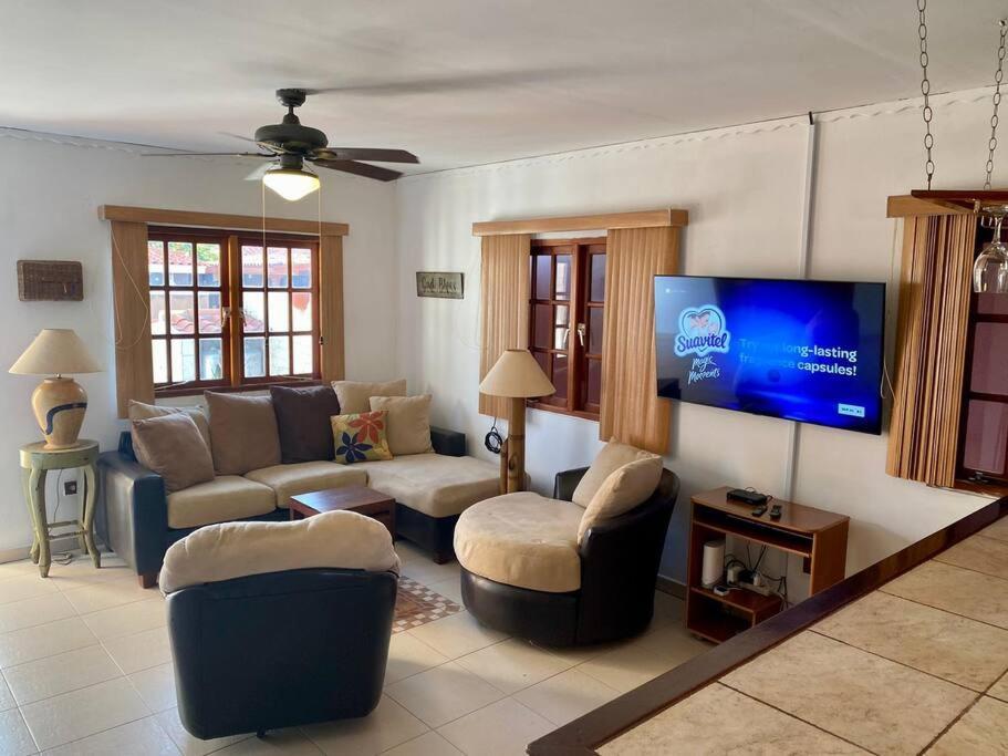 3-Bedroom Villa With A Jacuzzi Noord Esterno foto