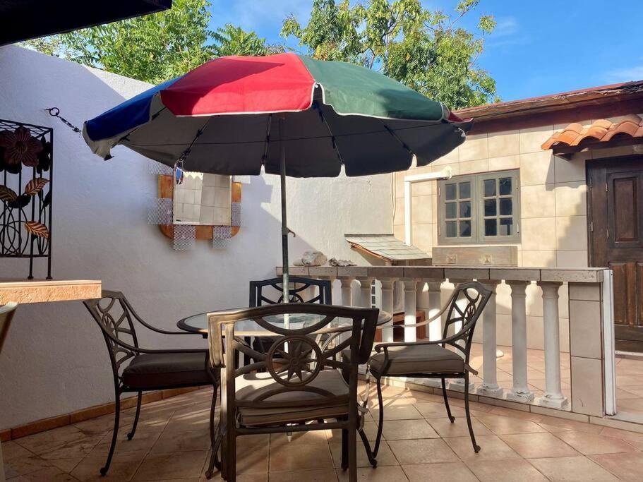 3-Bedroom Villa With A Jacuzzi Noord Esterno foto