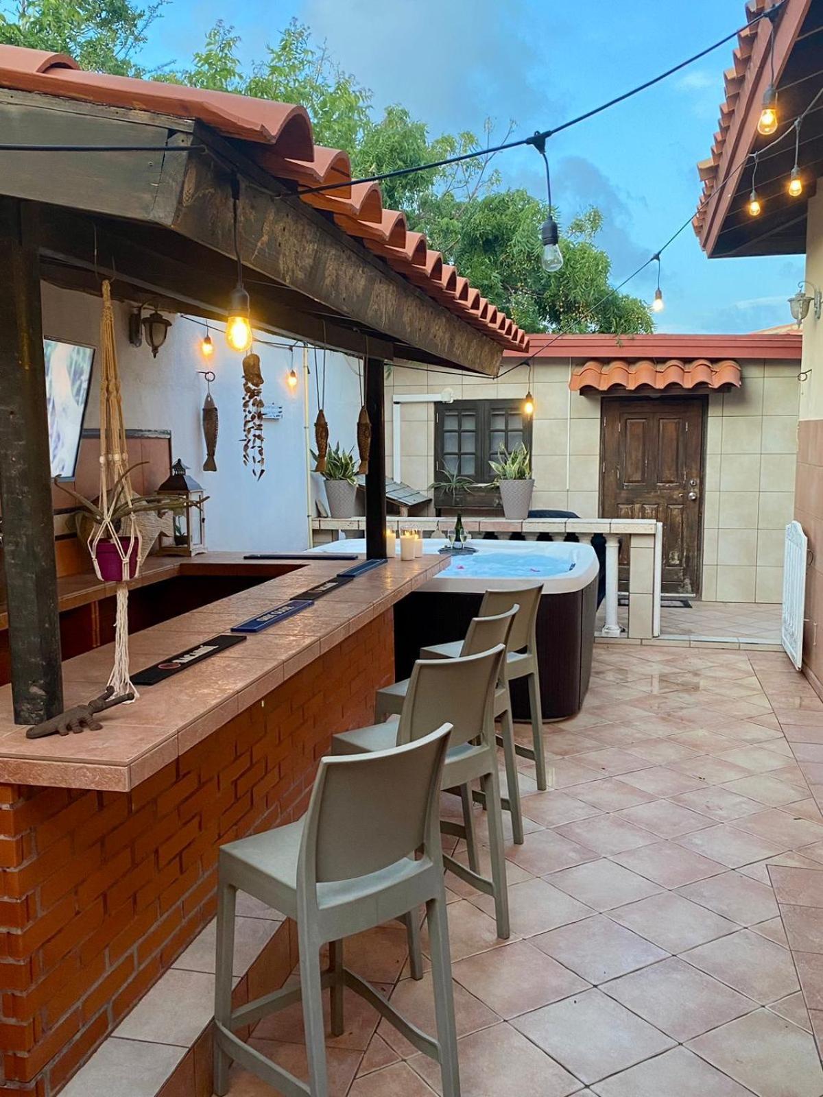 3-Bedroom Villa With A Jacuzzi Noord Esterno foto